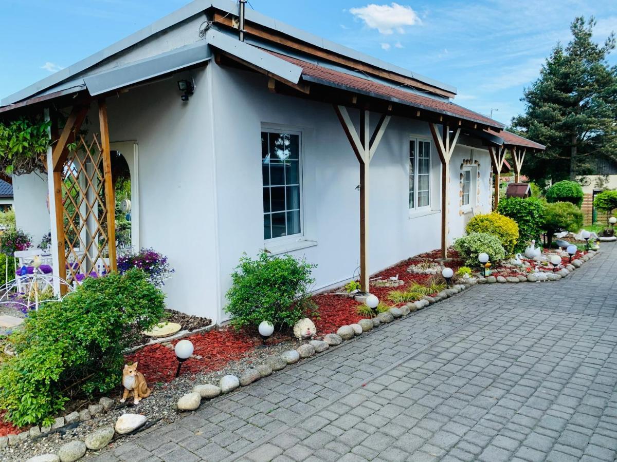Apartament Rodzinny Z Ogrodem Cieszyn  Exterior foto